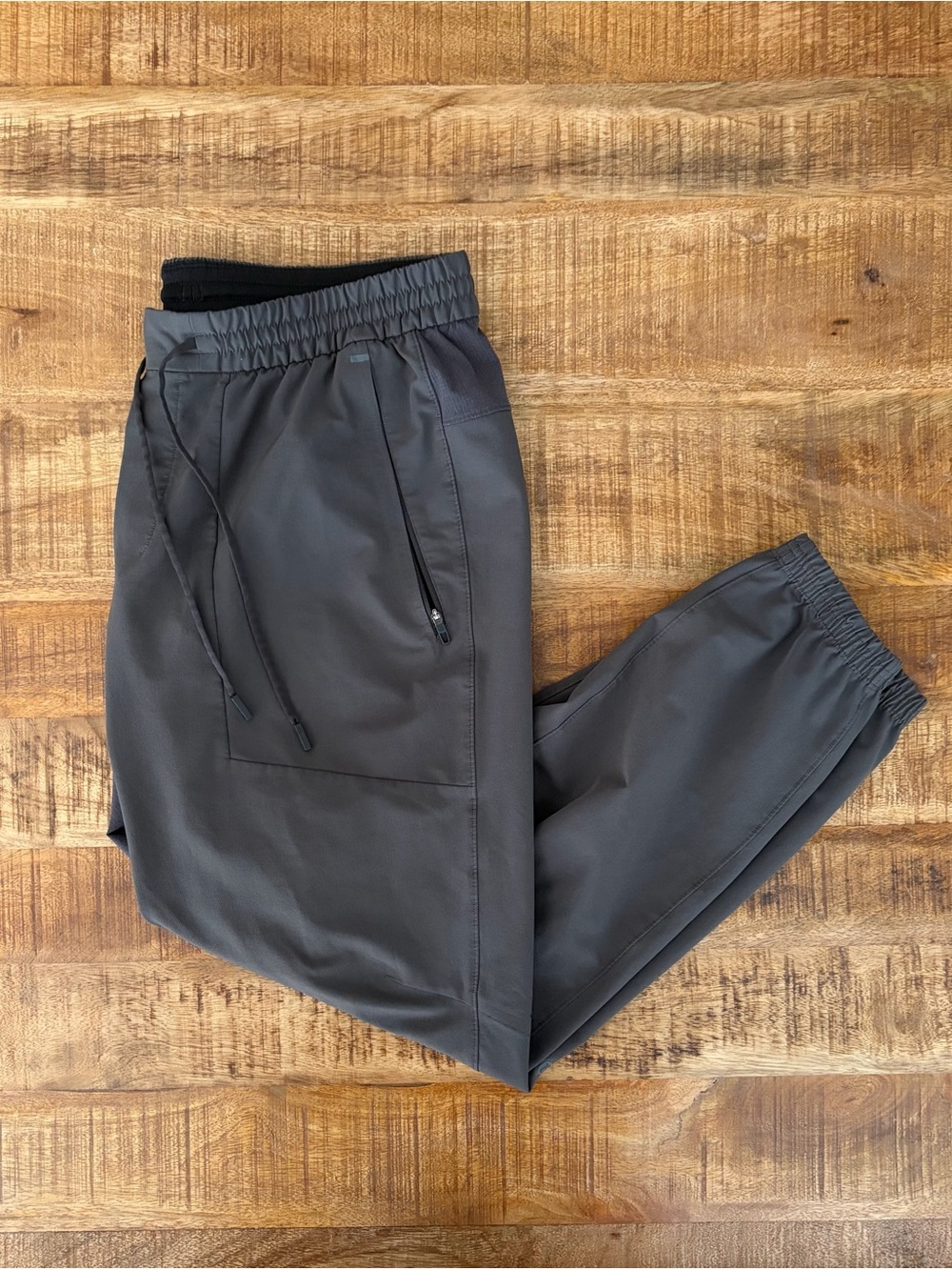 Lululemon License to Train Joggers - Picture 1 of 7